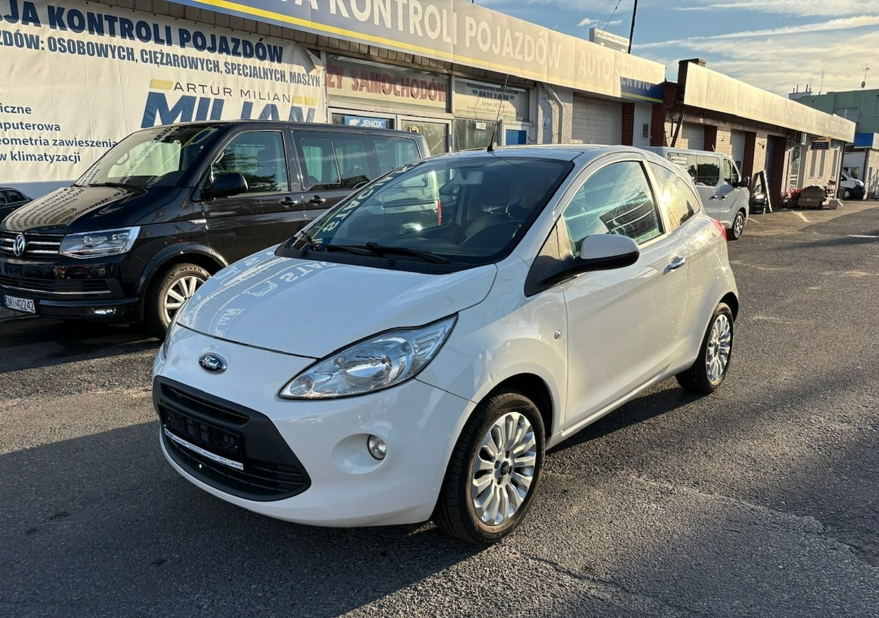 Ford KA II Ford KA 1.2 Champions Edition Klima Panorama 2012 - Hatchback: φωτογραφία 1 Ford KA II Ford KA 1.2 Champions Edition Klima Panorama 2012 - Hatchback: φωτογραφία 1
