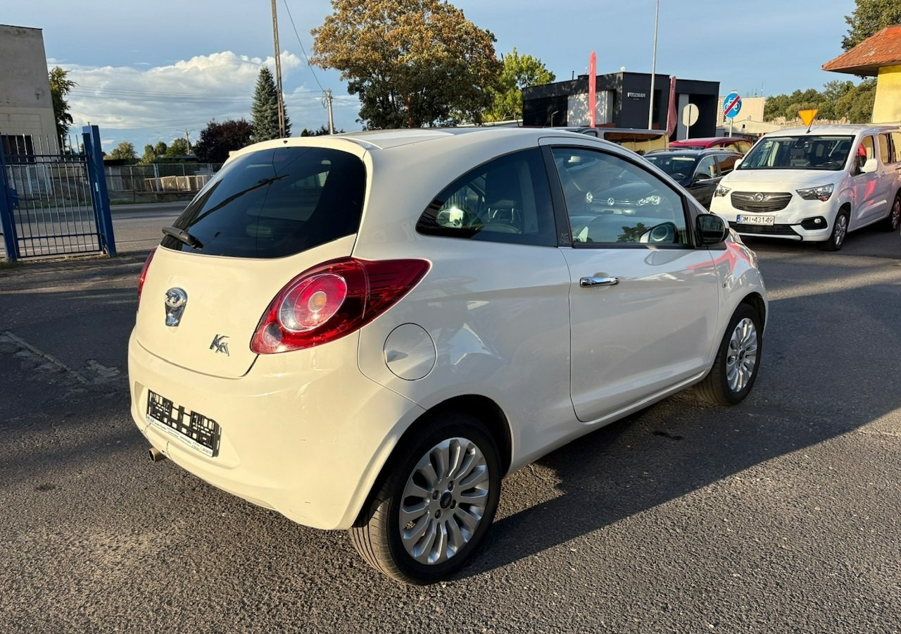 Ford KA II Ford KA 1.2 Champions Edition Klima Panorama 2012 - Hatchback: φωτογραφία 4 Ford KA II Ford KA 1.2 Champions Edition Klima Panorama 2012 - Hatchback: φωτογραφία 4