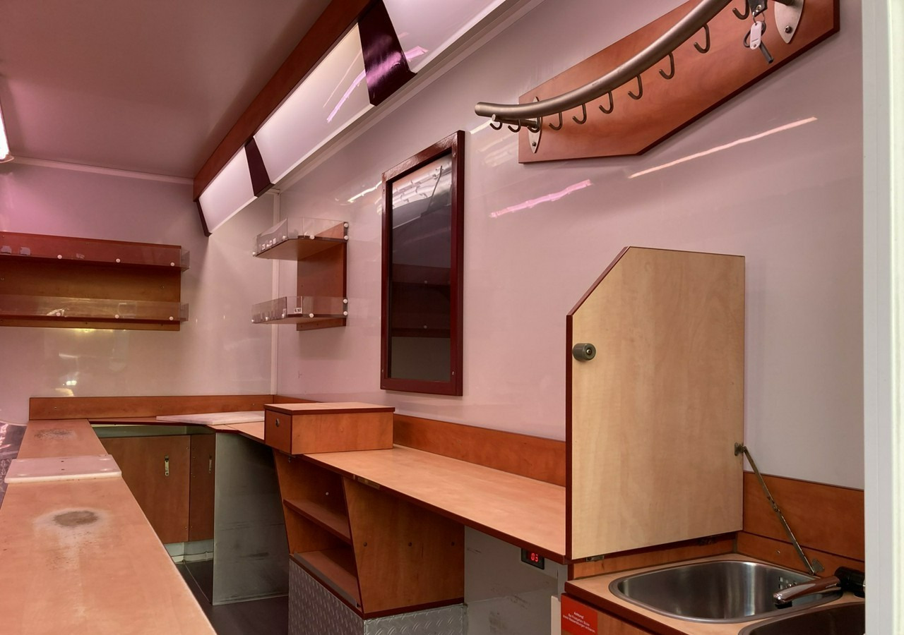 Inna Inny Autosklep wędlin Gastronomiczna food truck foodtruck sklep 2004 - Ρυμουλκούμενη καντίνα: φωτογραφία 5 Inna Inny Autosklep wędlin Gastronomiczna food truck foodtruck sklep 2004 - Ρυμουλκούμενη καντίνα: φωτογραφία 5