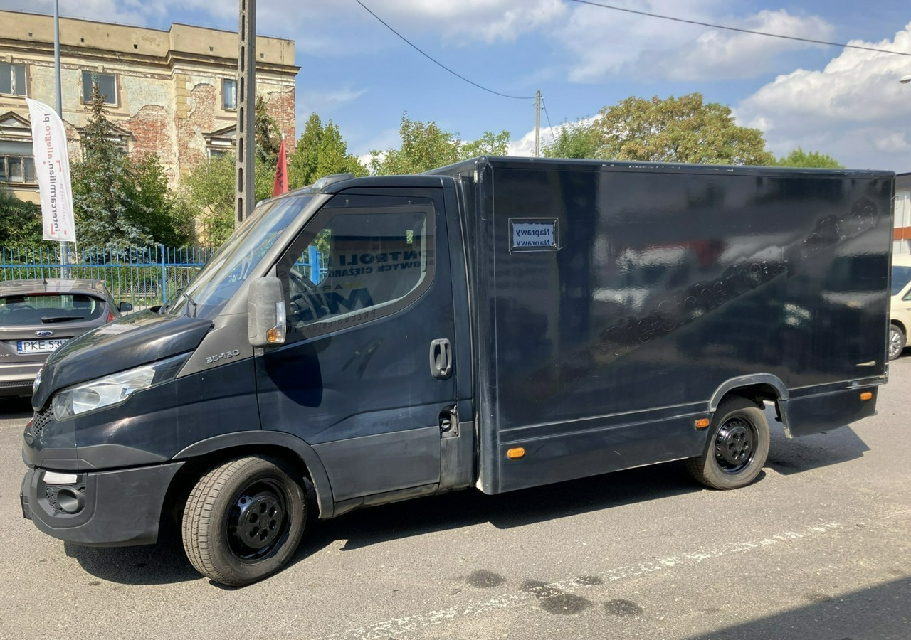 Iveco Daily Iveco 35-130 Bankowóz Kuloodporny Opancerzony Pancerny 2015 - Επαγγελματικό αυτοκίνητο κόφα: φωτογραφία 4 Iveco Daily Iveco 35-130 Bankowóz Kuloodporny Opancerzony Pancerny 2015 - Επαγγελματικό αυτοκίνητο κόφα: φωτογραφία 4
