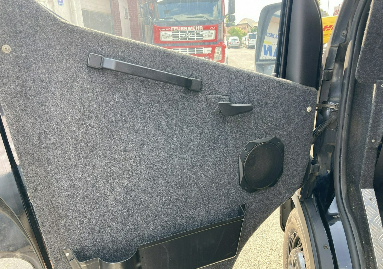 Iveco Daily Iveco 35-130 Bankowóz Kuloodporny Opanceżony pancerny 2015 - Οχήματα μεταφοράς χρημάτων: φωτογραφία 3 Iveco Daily Iveco 35-130 Bankowóz Kuloodporny Opanceżony pancerny 2015 - Οχήματα μεταφοράς χρημάτων: φωτογραφία 3