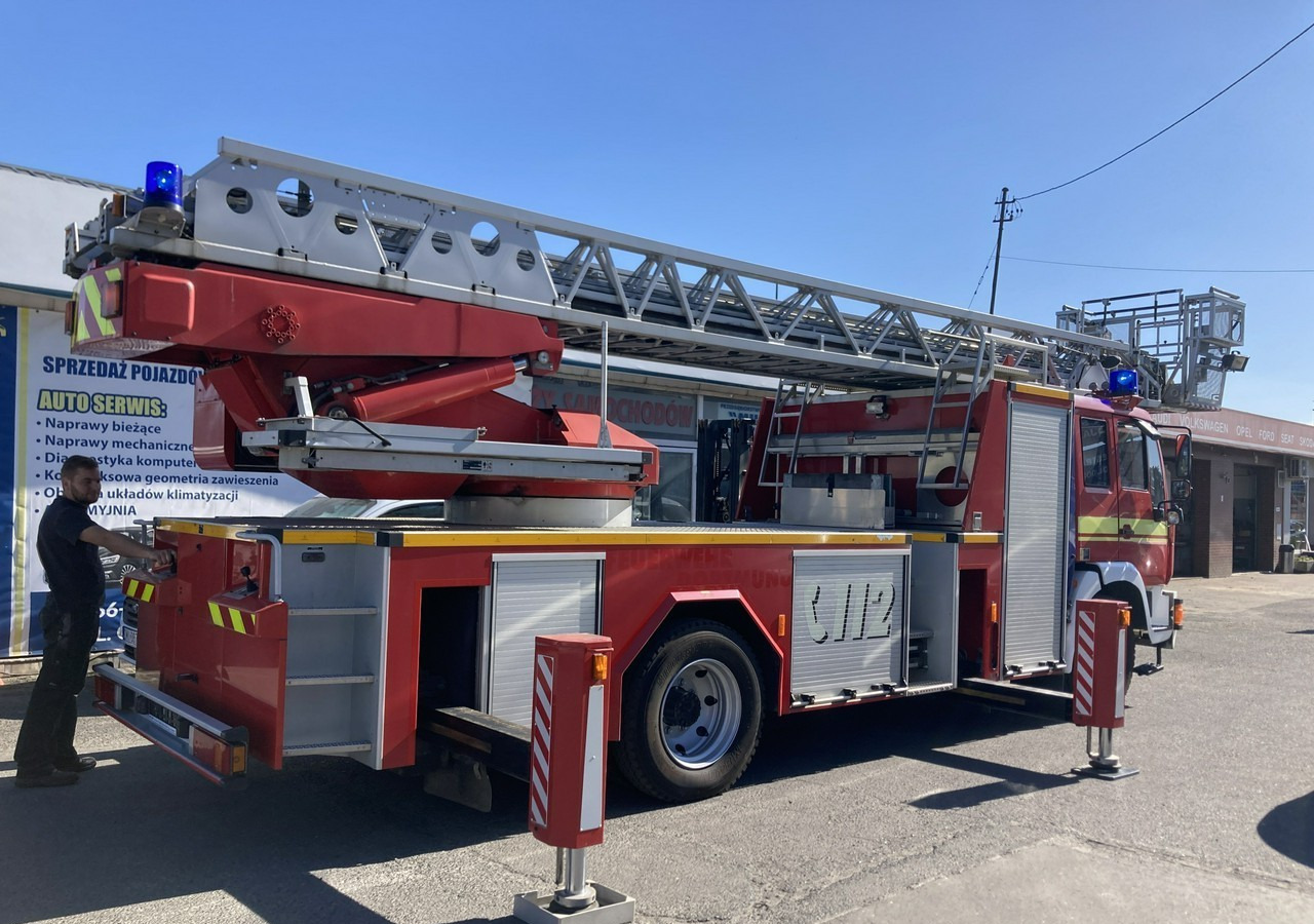 MAN L 2000 MAN 15,280 Straż pożarna drabina Strażacka zwyżka 32m Metz Model 20 - Πυροσβεστικό όχημα: φωτογραφία 5 MAN L 2000 MAN 15,280 Straż pożarna drabina Strażacka zwyżka 32m Metz Model 20 - Πυροσβεστικό όχημα: φωτογραφία 5
