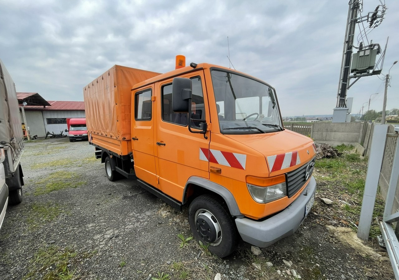 Mercedes-Benz Inny Mercedes-Benz Vario 614 Brygadówka skrzynia plandeka 6-oso doka dokka 2004 - Φορτηγό μουσαμάς: φωτογραφία 1 Mercedes-Benz Inny Mercedes-Benz Vario 614 Brygadówka skrzynia plandeka 6-oso doka dokka 2004 - Φορτηγό μουσαμάς: φωτογραφία 1
