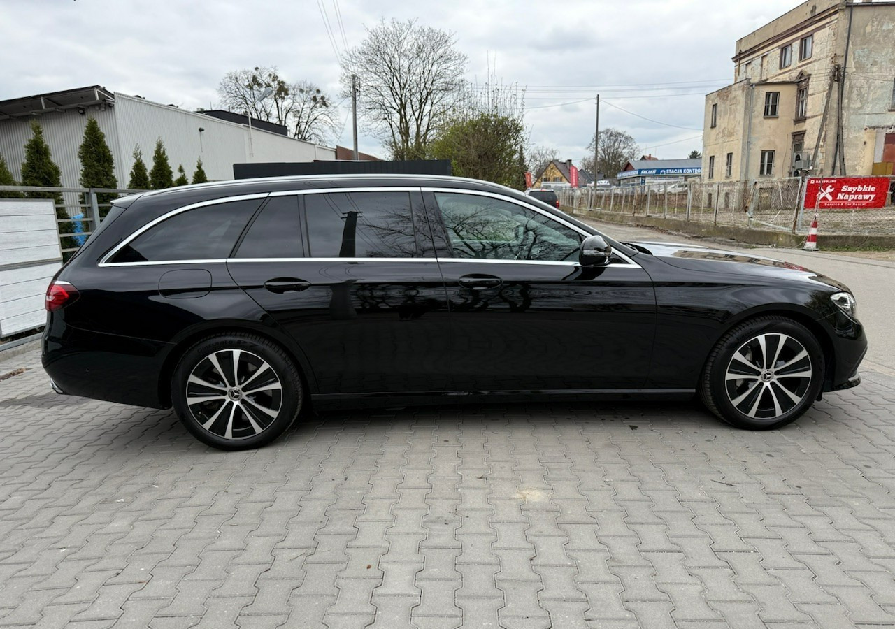Mercedes-Benz Klasa E E300de EQ-Power Hybrid 50km na prądzie 2.0d 306KM Avantgarde Panoram - Αυτοκίνητο: φωτογραφία 5 Mercedes-Benz Klasa E E300de EQ-Power Hybrid 50km na prądzie 2.0d 306KM Avantgarde Panoram - Αυτοκίνητο: φωτογραφία 5