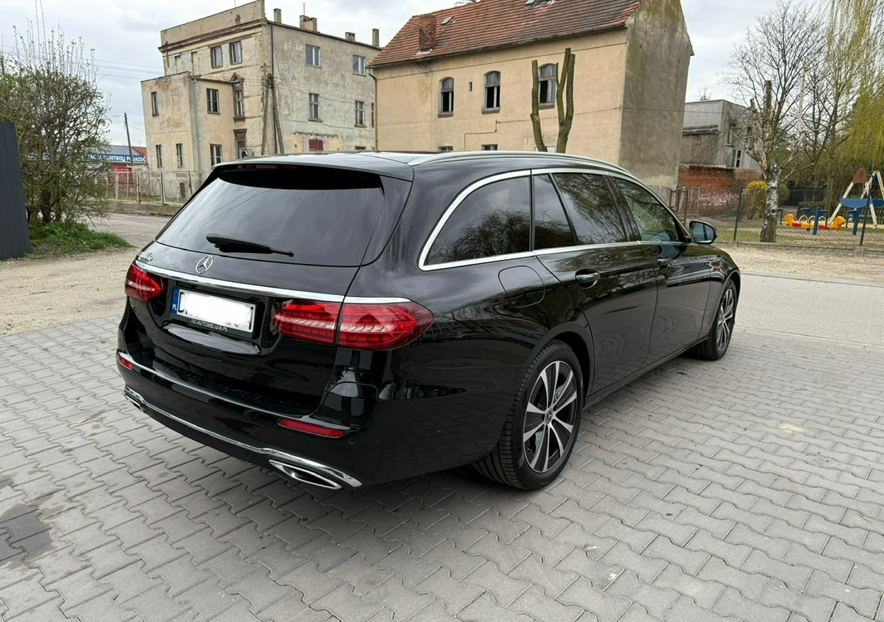 Mercedes-Benz Klasa E E300de EQ-Power Hybrid 50km na prądzie 2.0d 306KM Avantgarde Panoram - Αυτοκίνητο: φωτογραφία 4 Mercedes-Benz Klasa E E300de EQ-Power Hybrid 50km na prądzie 2.0d 306KM Avantgarde Panoram - Αυτοκίνητο: φωτογραφία 4
