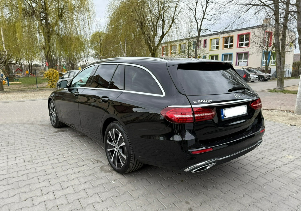 Mercedes-Benz Klasa E E300de EQ-Power Hybrid 50km na prądzie 2.0d 306KM Avantgarde Panoram - Αυτοκίνητο: φωτογραφία 3 Mercedes-Benz Klasa E E300de EQ-Power Hybrid 50km na prądzie 2.0d 306KM Avantgarde Panoram - Αυτοκίνητο: φωτογραφία 3