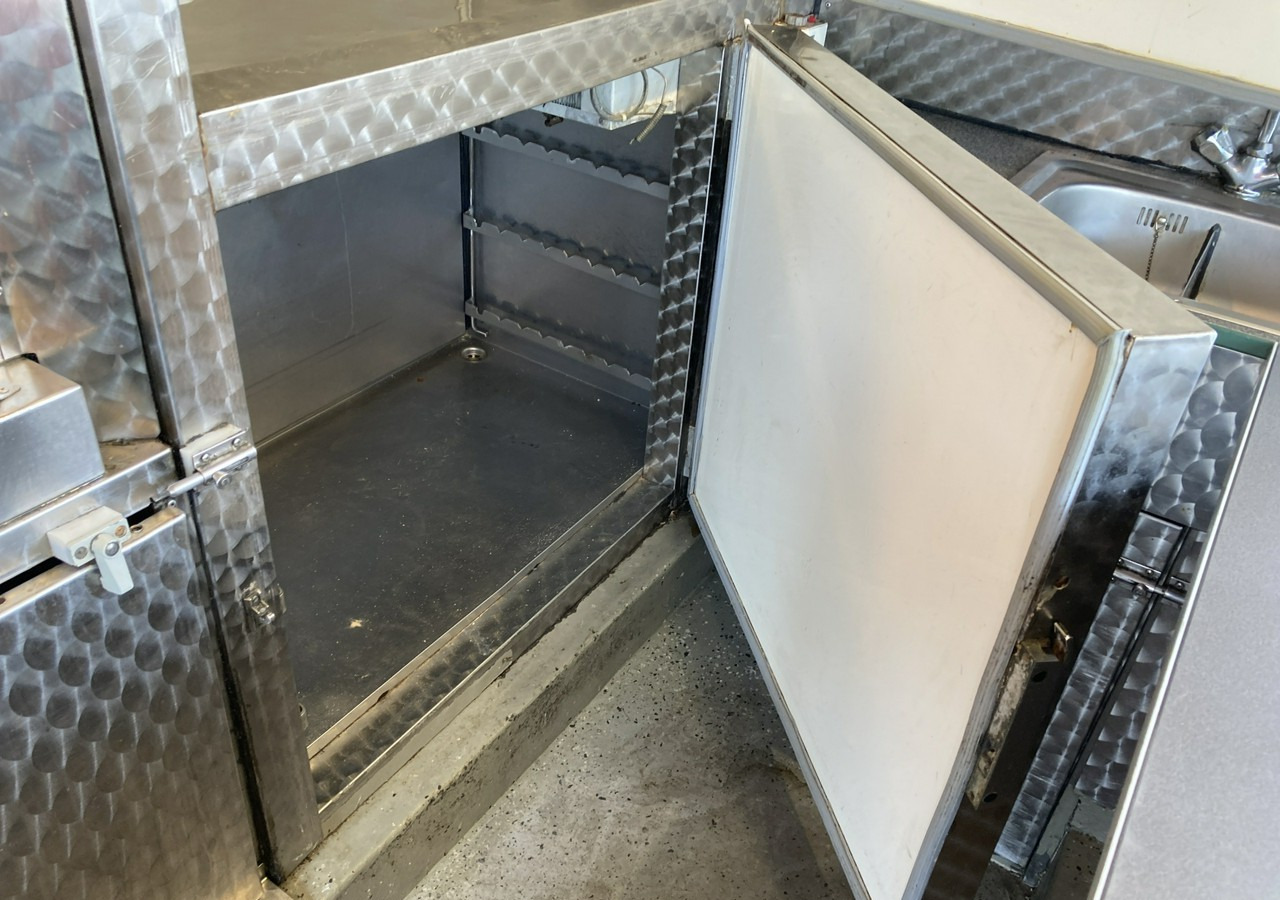 Αυτοκινούμενη καντίνα Mercedes-Benz Sprinter Autosklep Grill kurczak Gastronomiczny Food Truck Foodtruck sklep 20: φωτογραφία 18