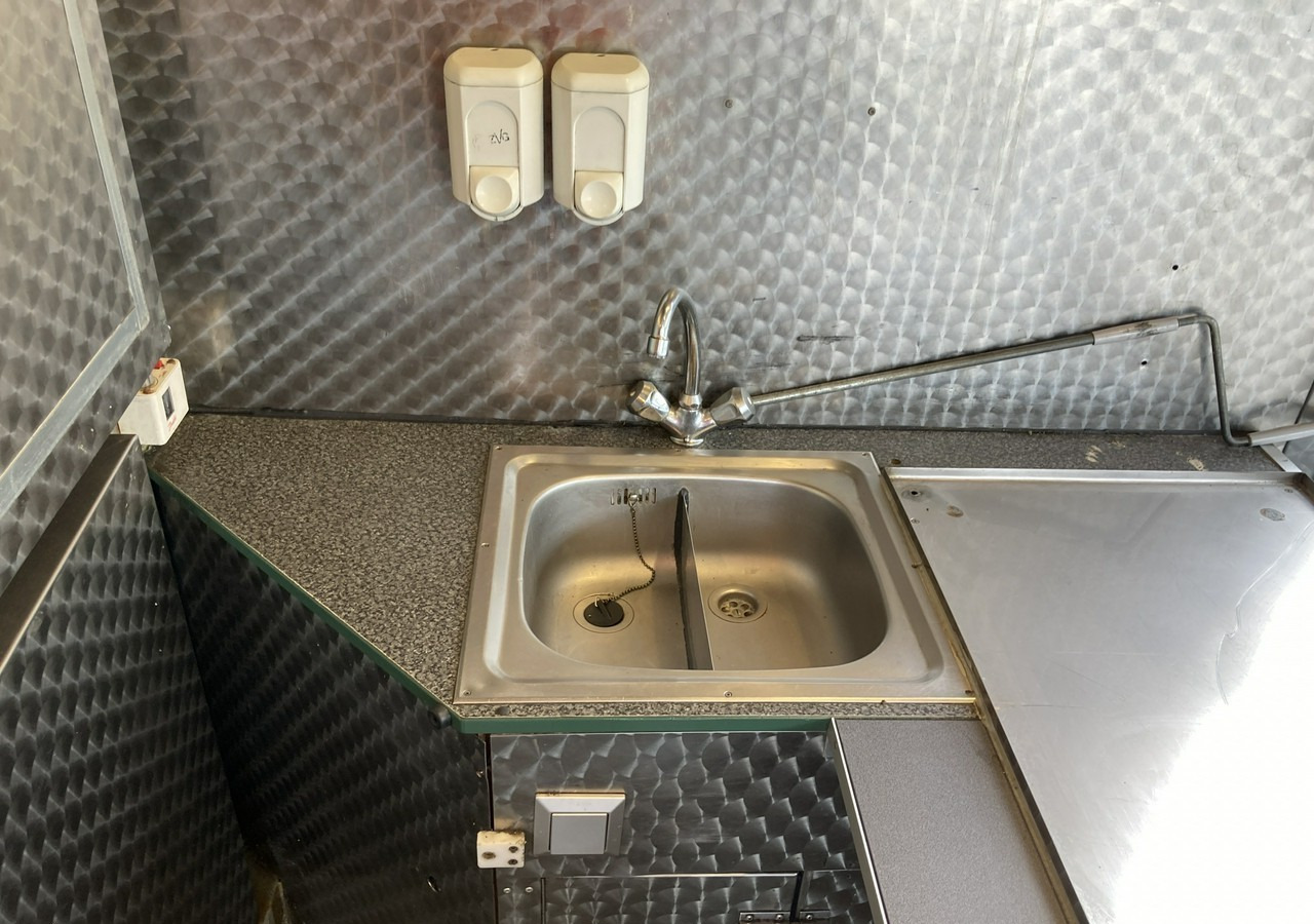 Αυτοκινούμενη καντίνα Mercedes-Benz Sprinter Autosklep Grill kurczak Gastronomiczny Food Truck Foodtruck sklep 20: φωτογραφία 16