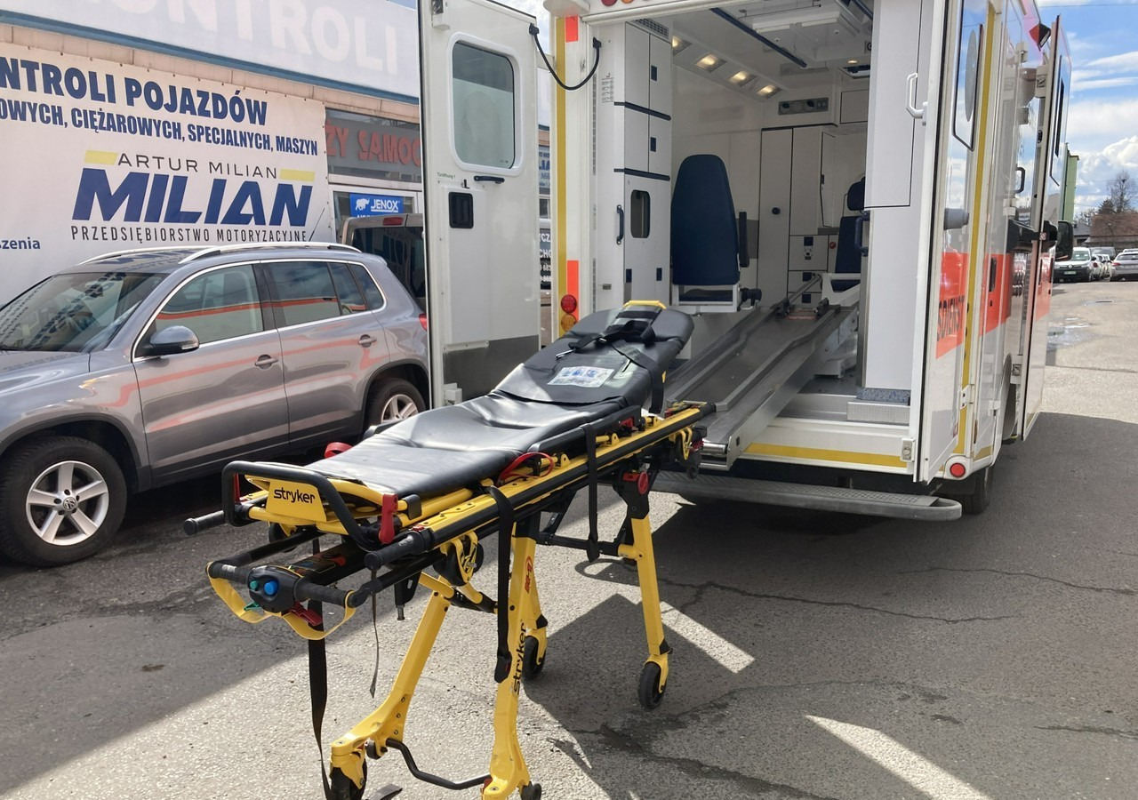 Mercedes-Benz Sprinter Sprinter 519 Karetka 4X4 Ambulans MODEL 2017 - Ασθενοφόρο: φωτογραφία 1 Mercedes-Benz Sprinter Sprinter 519 Karetka 4X4 Ambulans MODEL 2017 - Ασθενοφόρο: φωτογραφία 1