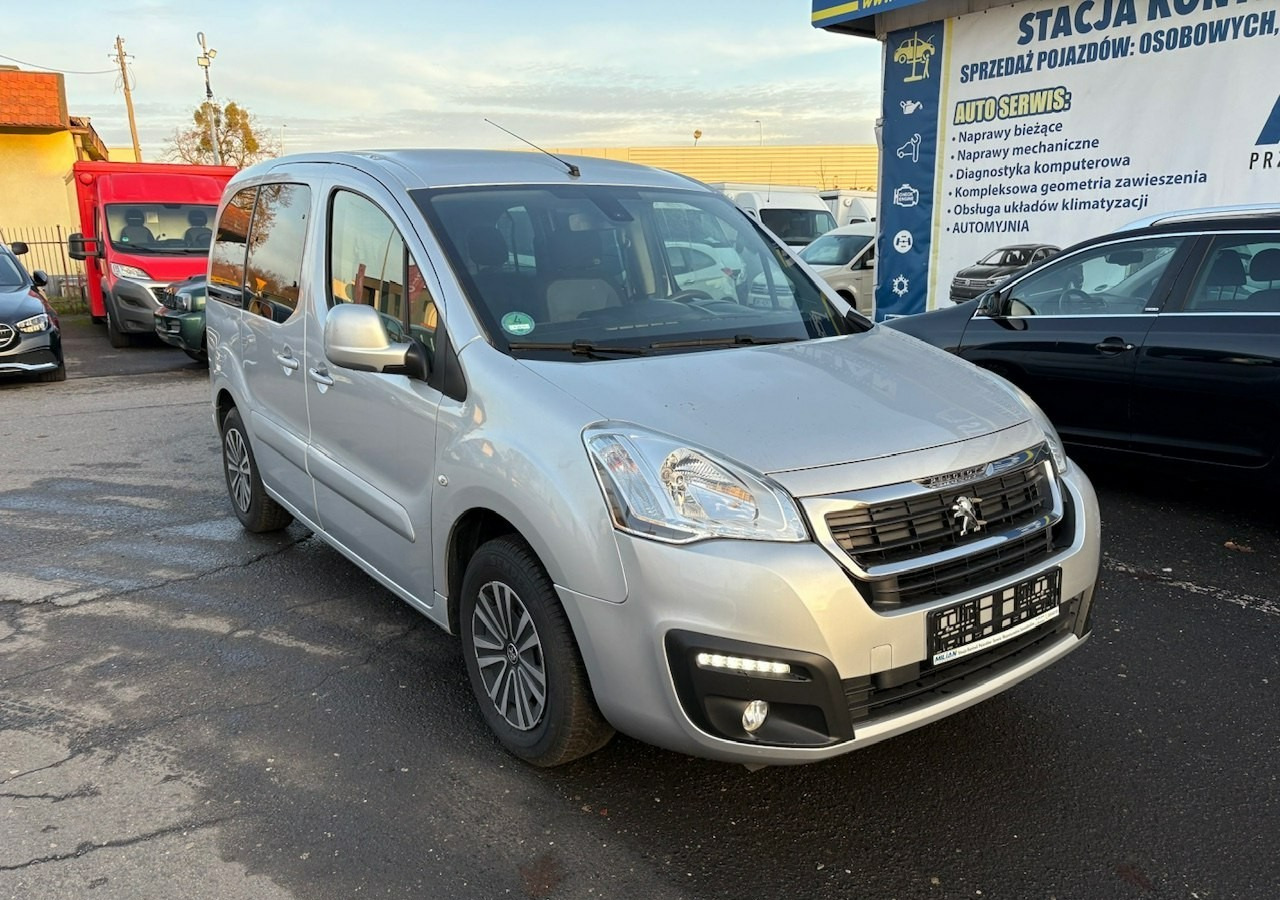 Peugeot Partner II Partner Tepee 1.6 HDI 120KM Family Klimatronik 2xDrzwi 2016 - Station wagon: φωτογραφία 2 Peugeot Partner II Partner Tepee 1.6 HDI 120KM Family Klimatronik 2xDrzwi 2016 - Station wagon: φωτογραφία 2