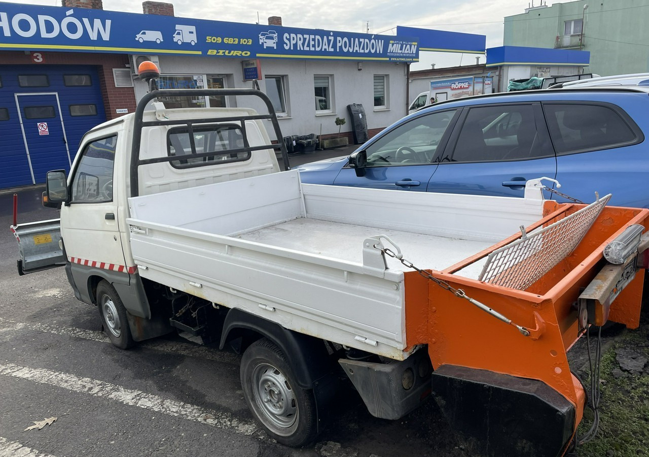 Piaggio Piaggio PFAU Wywrotka 4X4 posypywarka odśnieżarka pług 2009 - Εκχιονιστικό μηχάνημα: φωτογραφία 2 Piaggio Piaggio PFAU Wywrotka 4X4 posypywarka odśnieżarka pług 2009 - Εκχιονιστικό μηχάνημα: φωτογραφία 2