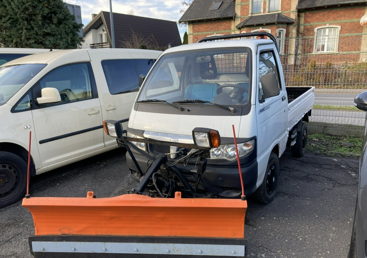 Piaggio Piaggio Porter 4X4 Skrzynia odśnieżarka Pług 2011 - Εκχιονιστικό μηχάνημα: φωτογραφία 1 Piaggio Piaggio Porter 4X4 Skrzynia odśnieżarka Pług 2011 - Εκχιονιστικό μηχάνημα: φωτογραφία 1