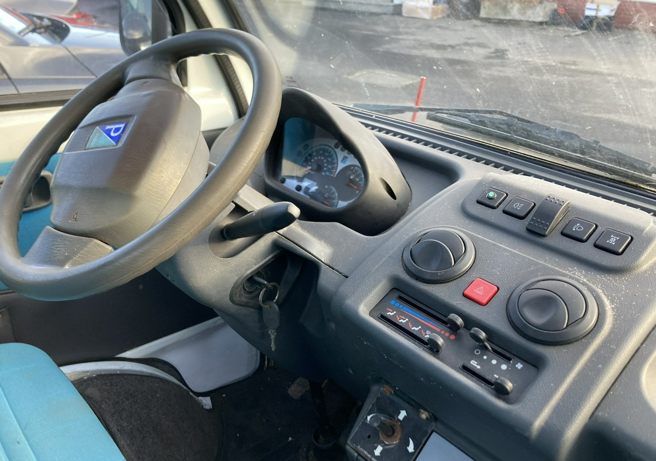 Piaggio Piaggio Porter 4X4 Skrzynia odśnieżarka Pług 2011 - Εκχιονιστικό μηχάνημα: φωτογραφία 4 Piaggio Piaggio Porter 4X4 Skrzynia odśnieżarka Pług 2011 - Εκχιονιστικό μηχάνημα: φωτογραφία 4