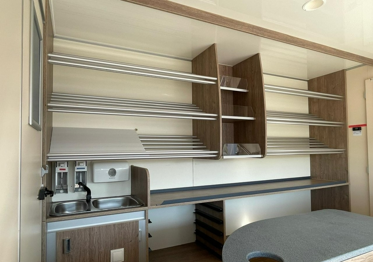 Renault Master Autosklep piec Sklep Gastronomiczny Food Truck Foodtruck bar Borco20 - Αυτοκινούμενη καντίνα: φωτογραφία 4 Renault Master Autosklep piec Sklep Gastronomiczny Food Truck Foodtruck bar Borco20 - Αυτοκινούμενη καντίνα: φωτογραφία 4