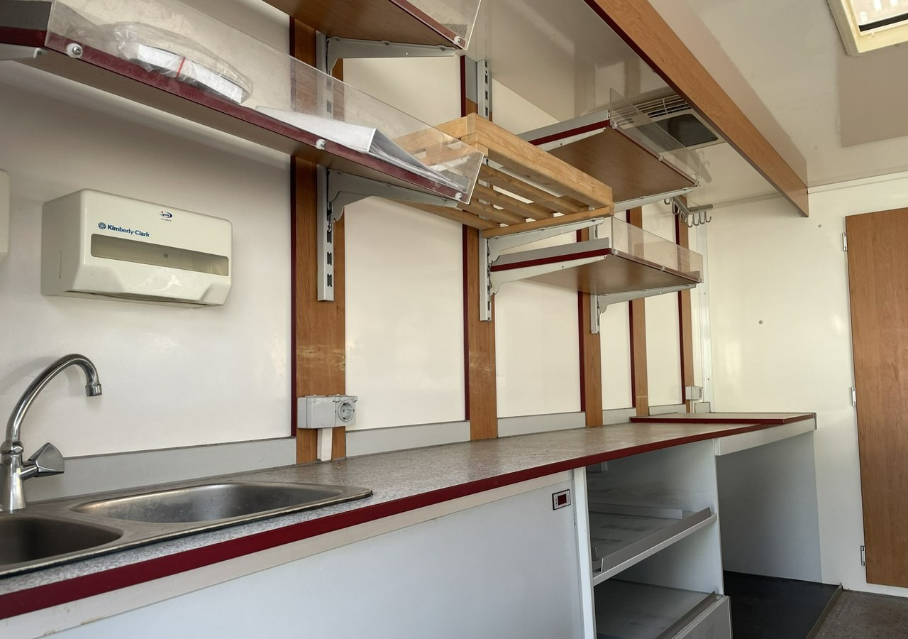 Renault Master Master Autosklep Gastronomiczny Food Truck Foodtruck Sklep bar 2009 - Αυτοκινούμενη καντίνα: φωτογραφία 4 Renault Master Master Autosklep Gastronomiczny Food Truck Foodtruck Sklep bar 2009 - Αυτοκινούμενη καντίνα: φωτογραφία 4
