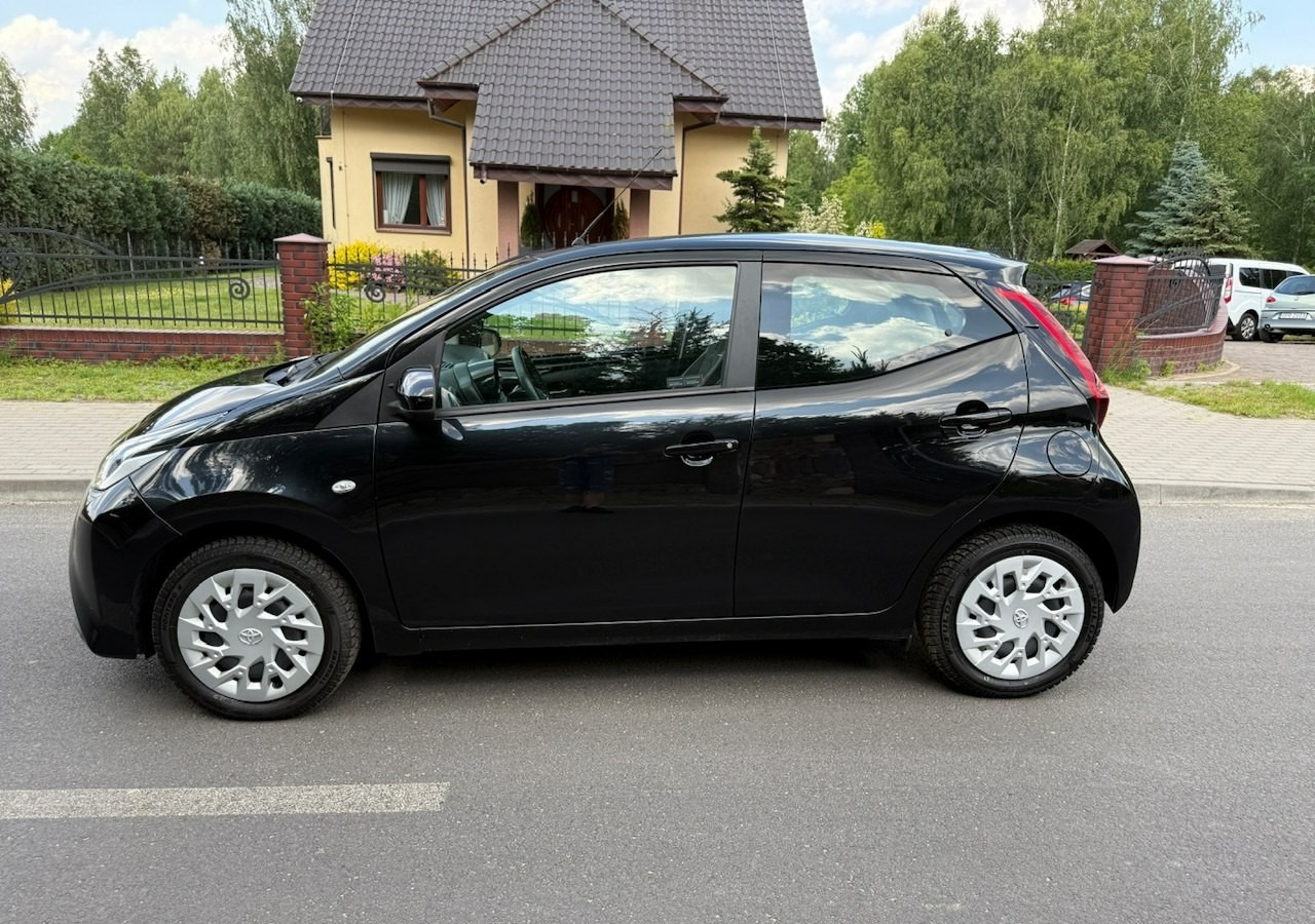 Toyota Aygo II Toyota Aygo 1.0-16V Klima Salon PL 24651km Model 2021 - Hatchback: φωτογραφία 2 Toyota Aygo II Toyota Aygo 1.0-16V Klima Salon PL 24651km Model 2021 - Hatchback: φωτογραφία 2