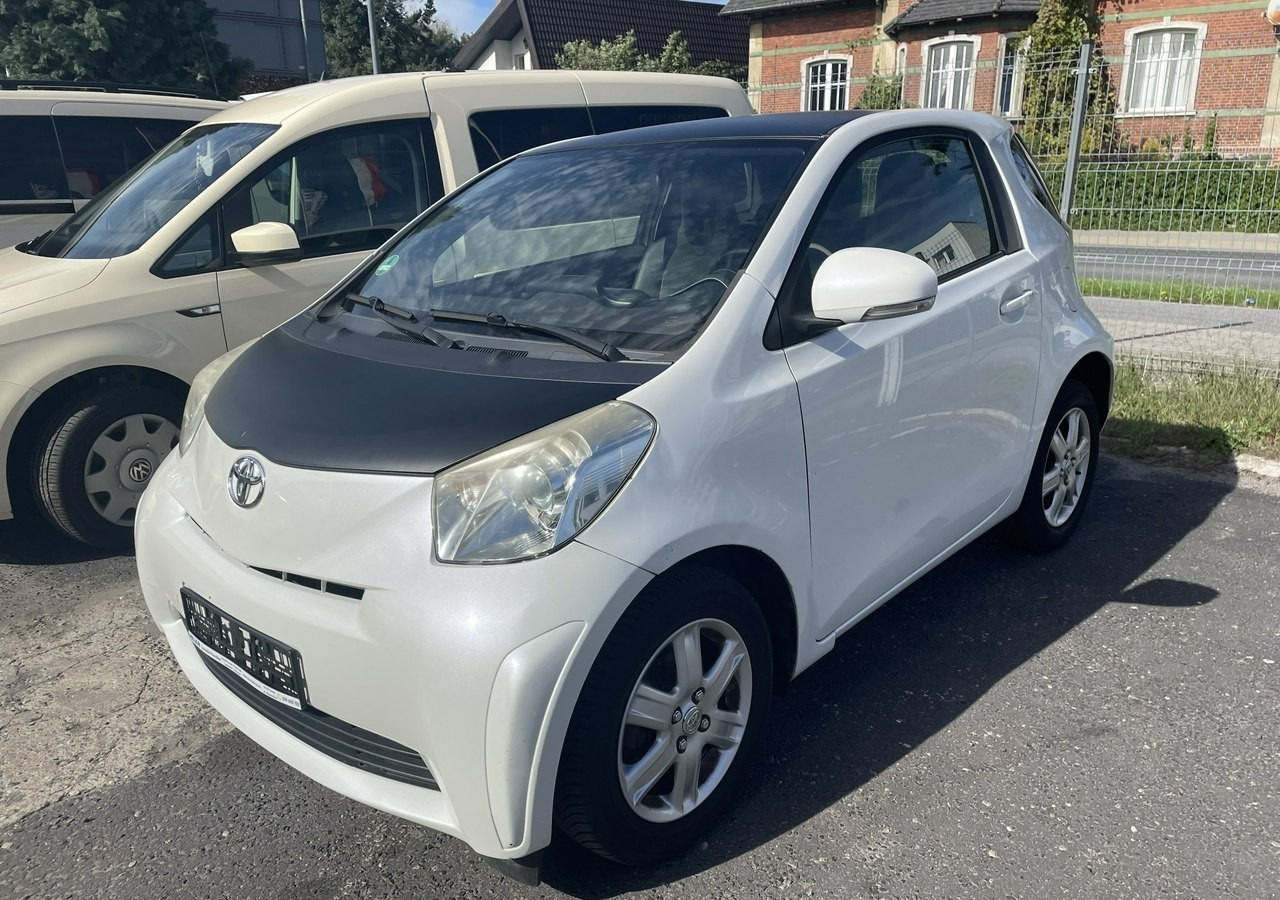 Toyota IQ Toyota iQ Klima - Hatchback: φωτογραφία 1 Toyota IQ Toyota iQ Klima - Hatchback: φωτογραφία 1