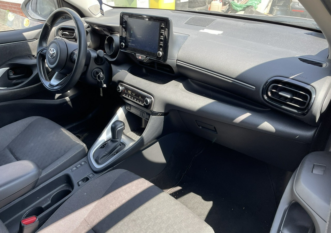 Toyota Yaris IV Toyota Yaris Hybrid 1.5 Active Salon PL 2023 FV 23% - Hatchback: φωτογραφία 4 Toyota Yaris IV Toyota Yaris Hybrid 1.5 Active Salon PL 2023 FV 23% - Hatchback: φωτογραφία 4
