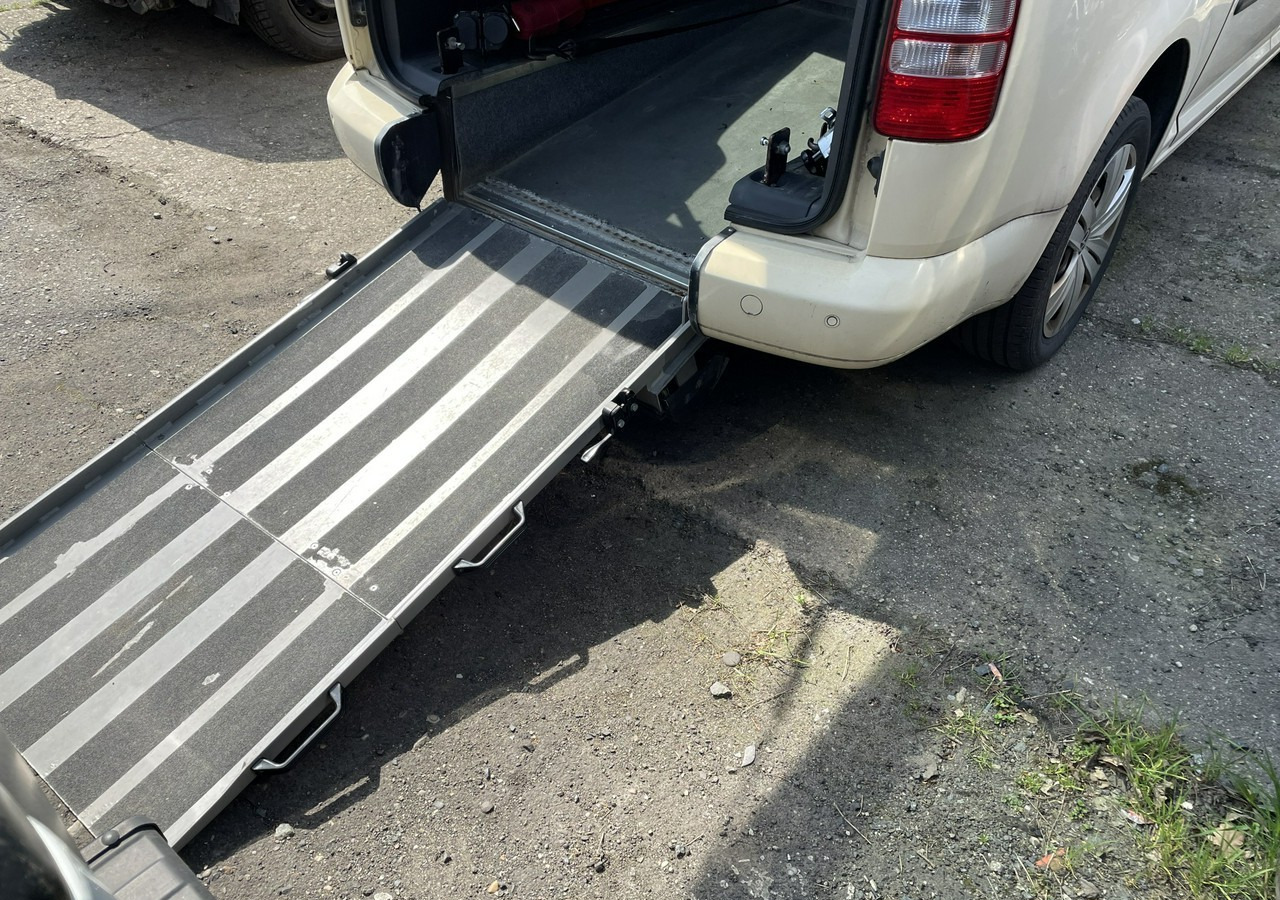 Αυτοκίνητο Volkswagen Caddy III Caddy do przewozu Niepełnosprawnych inwalida rampa 2015: φωτογραφία 16