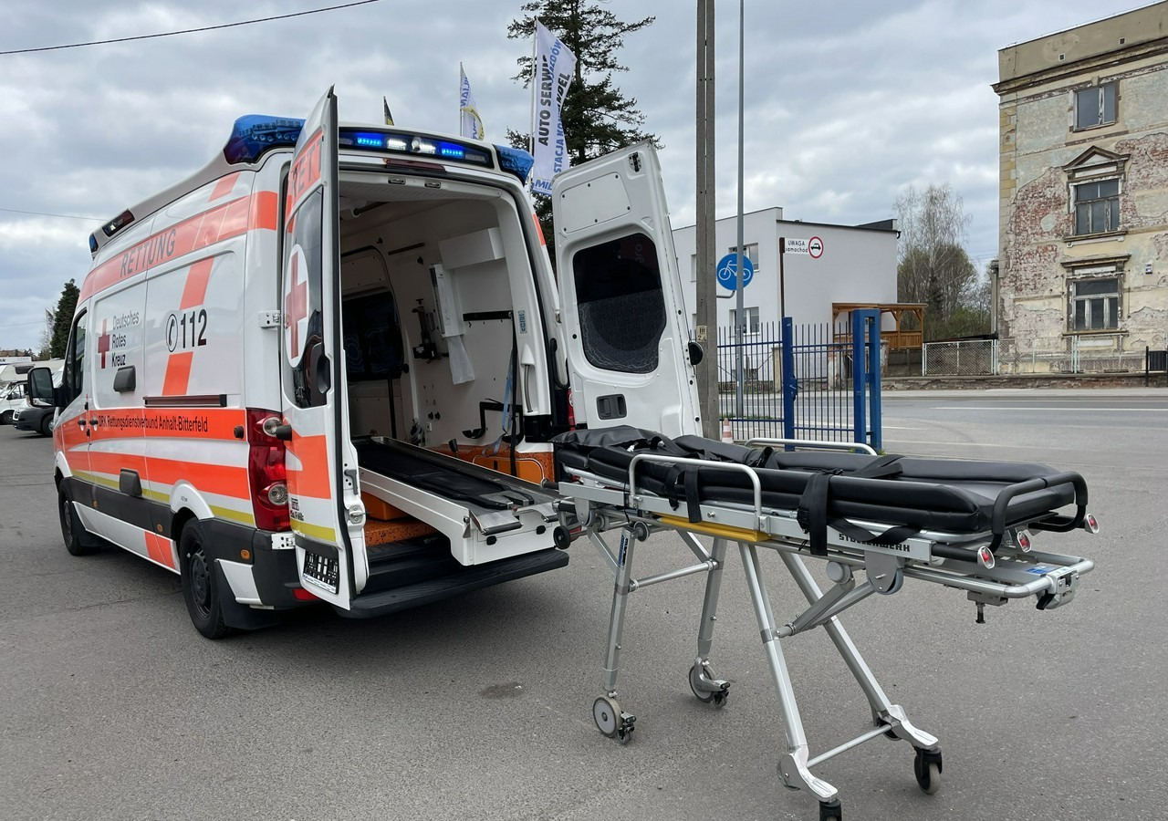 Volkswagen Crafter Crafter 2.0-163KM Karetka Ambulans Wyposażony Model 2016 - Ασθενοφόρο: φωτογραφία 1 Volkswagen Crafter Crafter 2.0-163KM Karetka Ambulans Wyposażony Model 2016 - Ασθενοφόρο: φωτογραφία 1