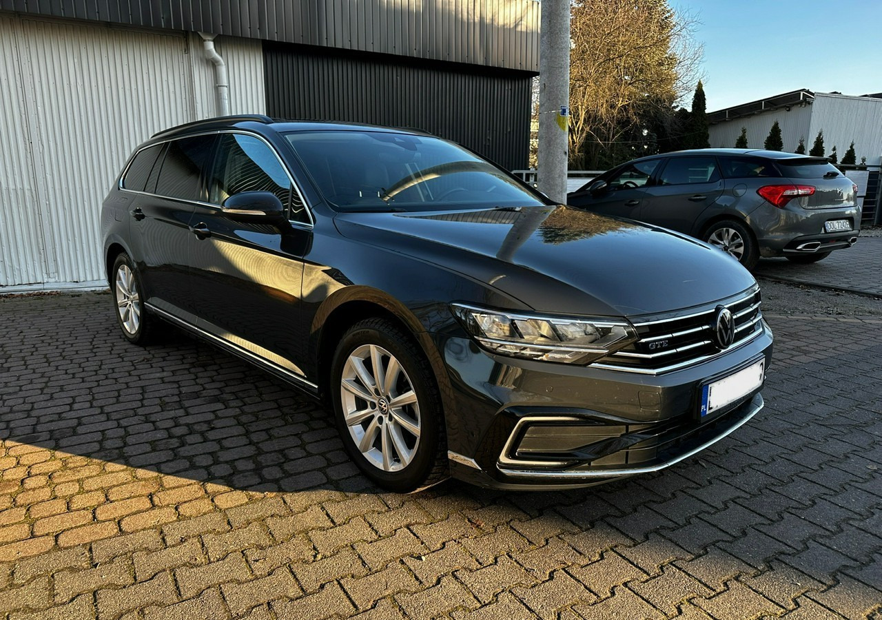 Volkswagen Passat B8 GTE 1.4TSI 218KM Hybryda Plug-in zasięg 50km Panorama*Navi*Skóra*FV2 - Αυτοκίνητο: φωτογραφία 2 Volkswagen Passat B8 GTE 1.4TSI 218KM Hybryda Plug-in zasięg 50km Panorama*Navi*Skóra*FV2 - Αυτοκίνητο: φωτογραφία 2