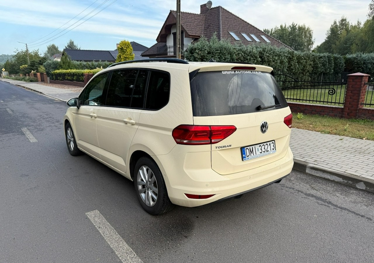 Volkswagen Touran III 2.0 TDI DSG 120 KM Automat 7osobowy Klima Skóra Full Serwis 2020 - Station wagon: φωτογραφία 4 Volkswagen Touran III 2.0 TDI DSG 120 KM Automat 7osobowy Klima Skóra Full Serwis 2020 - Station wagon: φωτογραφία 4
