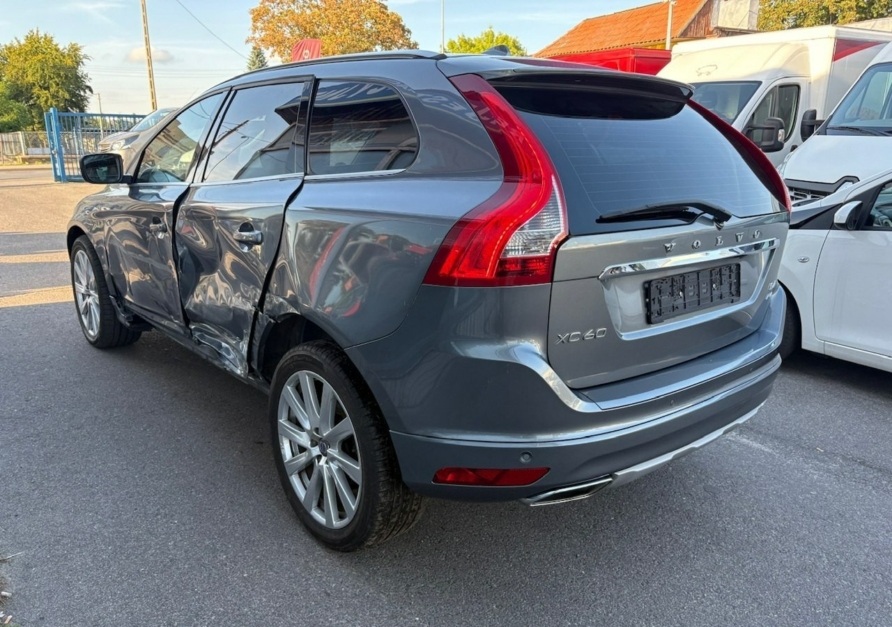 Volvo XC60 I Volvo XC 60 2,4 D4 AWD 190KM Summum Navi Panorama Skóry Kamera 2017 - SUV: φωτογραφία 5 Volvo XC60 I Volvo XC 60 2,4 D4 AWD 190KM Summum Navi Panorama Skóry Kamera 2017 - SUV: φωτογραφία 5