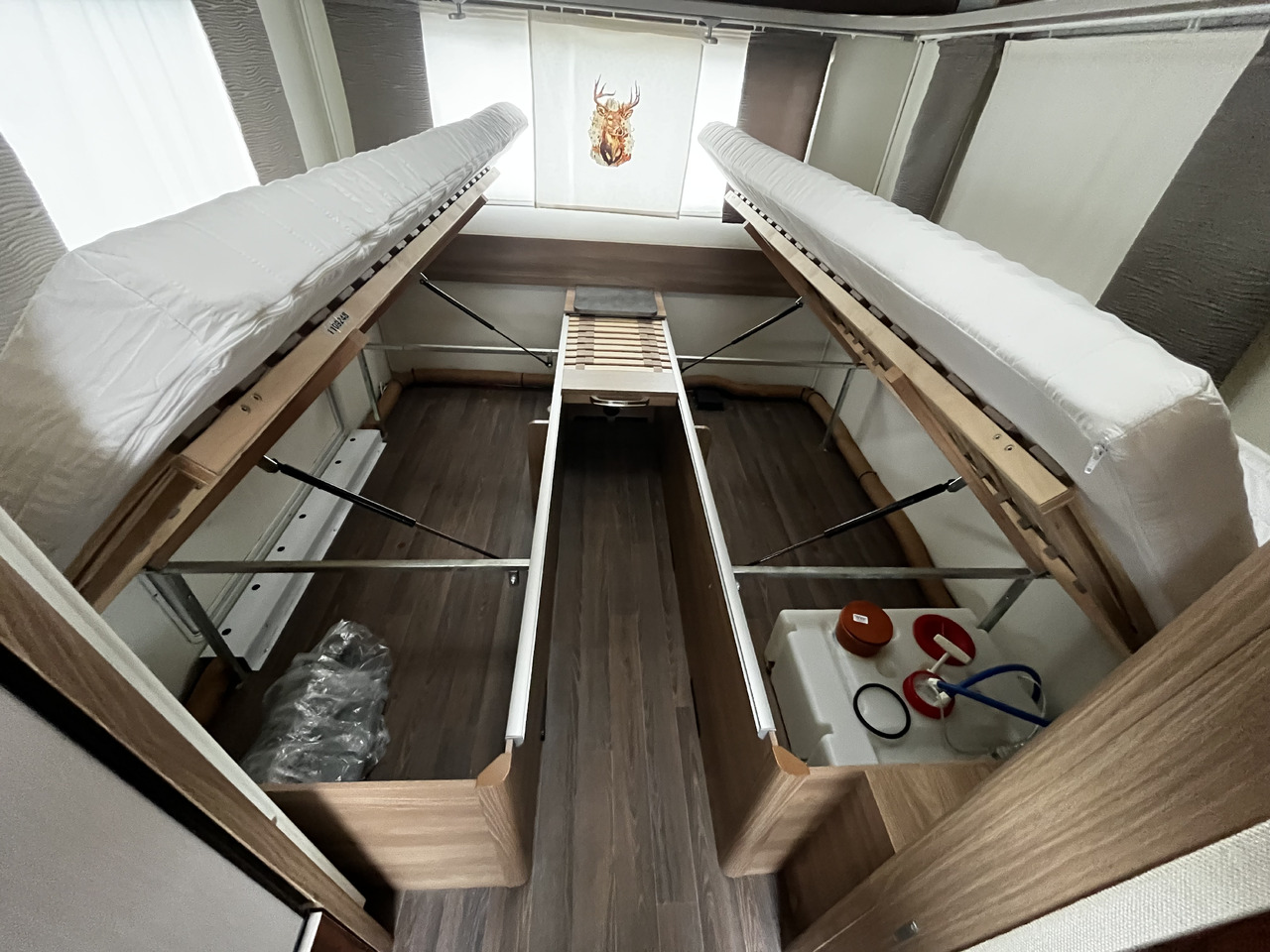 Ρυμουλκούμενο τροχόσπιτο Bürstner Premio 530 TL Mover Dachklimaanlage Einzelbetten: φωτογραφία 18 Ρυμουλκούμενο τροχόσπιτο Bürstner Premio 530 TL Mover Dachklimaanlage Einzelbetten: φωτογραφία 18