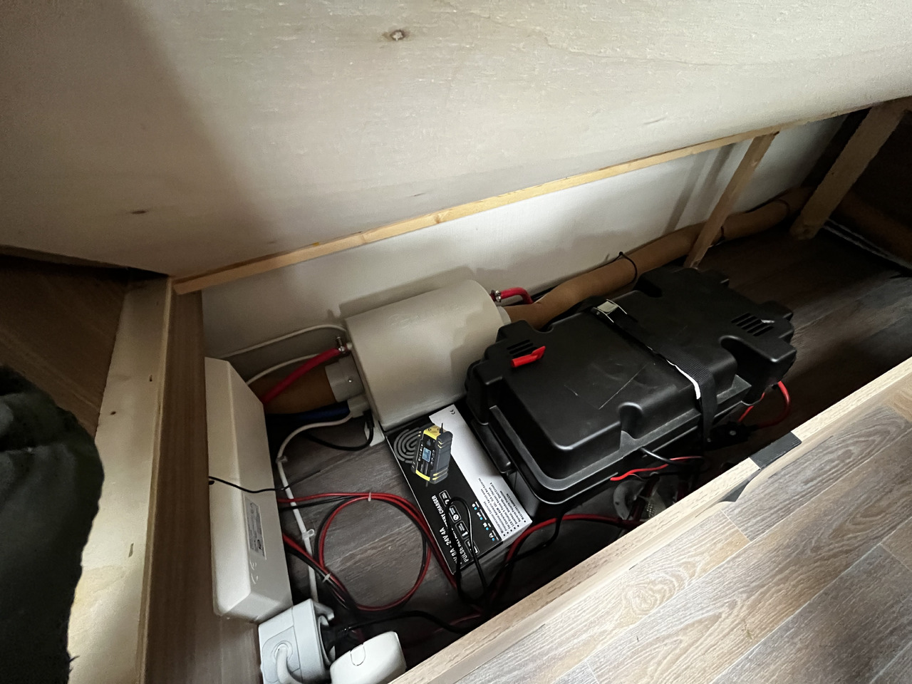 Ρυμουλκούμενο τροχόσπιτο Bürstner Premio 530 TL Mover Dachklimaanlage Einzelbetten: φωτογραφία 20 Ρυμουλκούμενο τροχόσπιτο Bürstner Premio 530 TL Mover Dachklimaanlage Einzelbetten: φωτογραφία 20