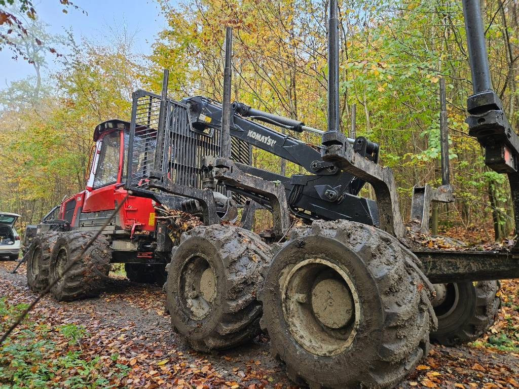 Komatsu 875 - Λαστιχοφόρα προωθητικo - forwarder: φωτογραφία 2 Komatsu 875 - Λαστιχοφόρα προωθητικo - forwarder: φωτογραφία 2