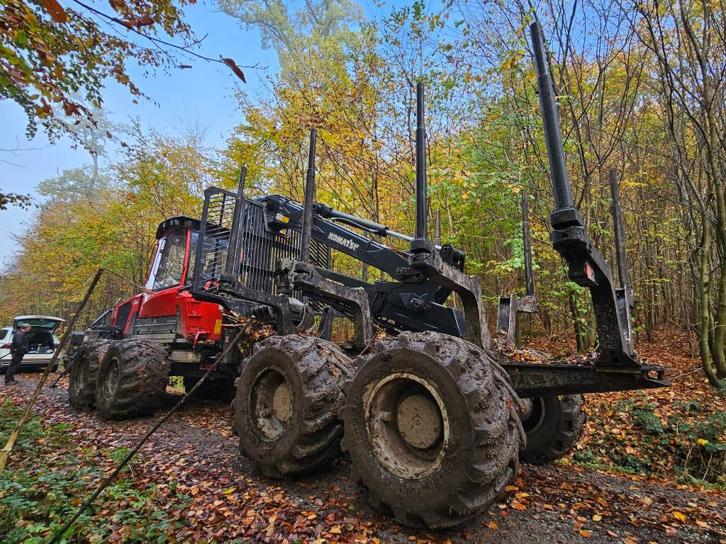 Komatsu 875 - Λαστιχοφόρα προωθητικo - forwarder: φωτογραφία 3 Komatsu 875 - Λαστιχοφόρα προωθητικo - forwarder: φωτογραφία 3