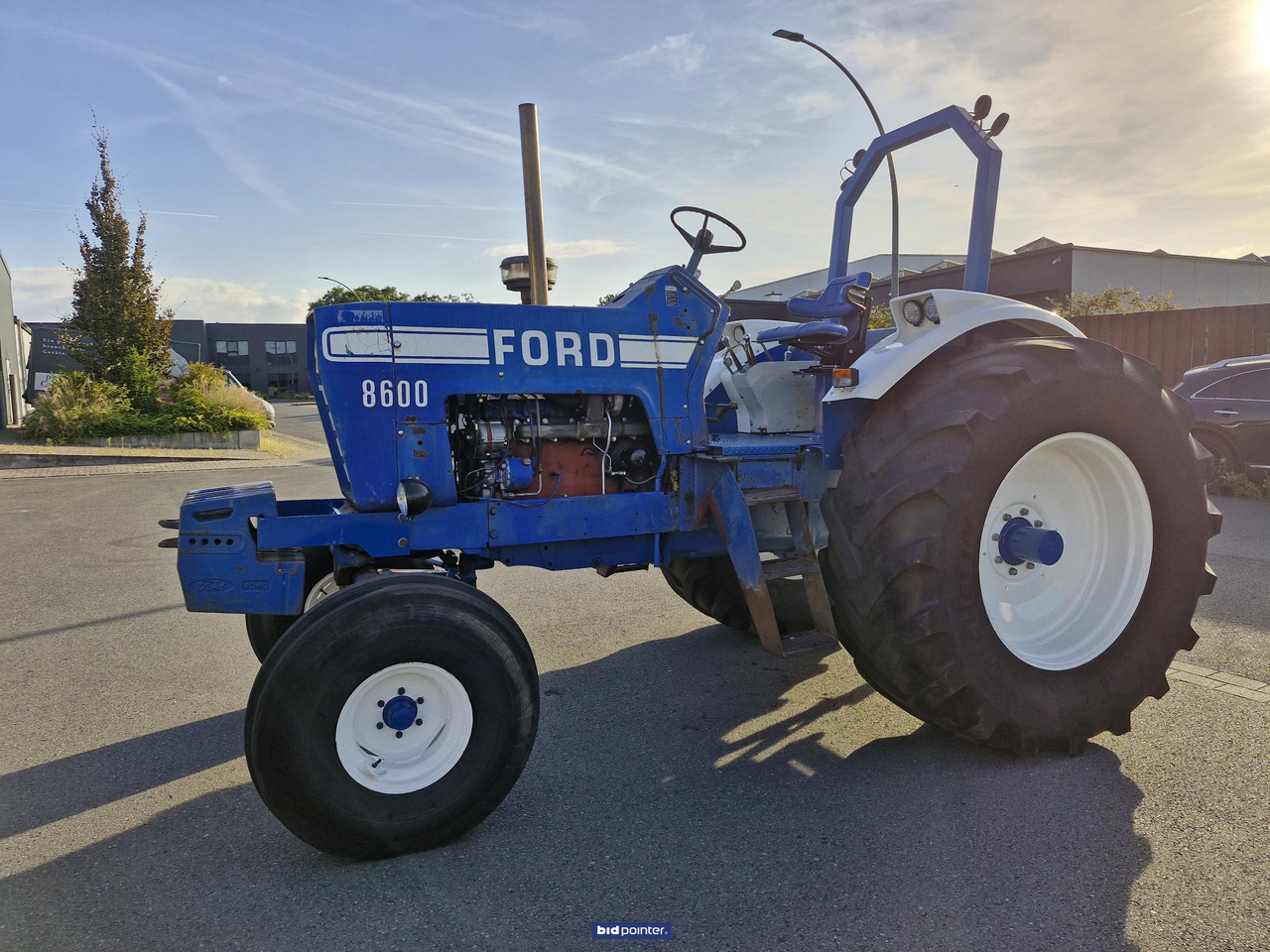 Ford 8600 - Τρακτέρ: φωτογραφία 1 Ford 8600 - Τρακτέρ: φωτογραφία 1
