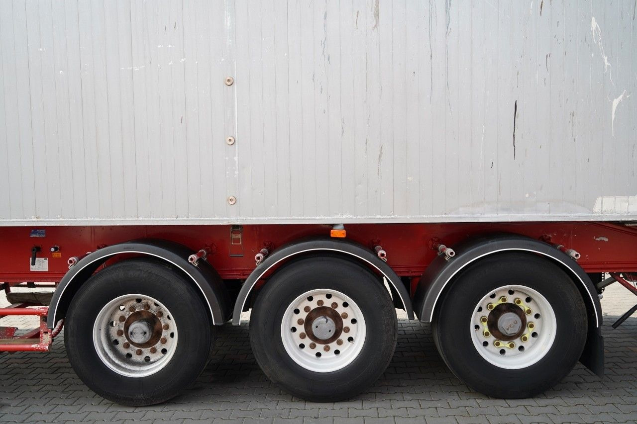 Leasing  Benalu WYWROTKA 71 m3 / ALUMINIOWA  /  OŚ PODNOSZONA/ A Benalu WYWROTKA 71 m3 / ALUMINIOWA  /  OŚ PODNOSZONA/ A: φωτογραφία 17