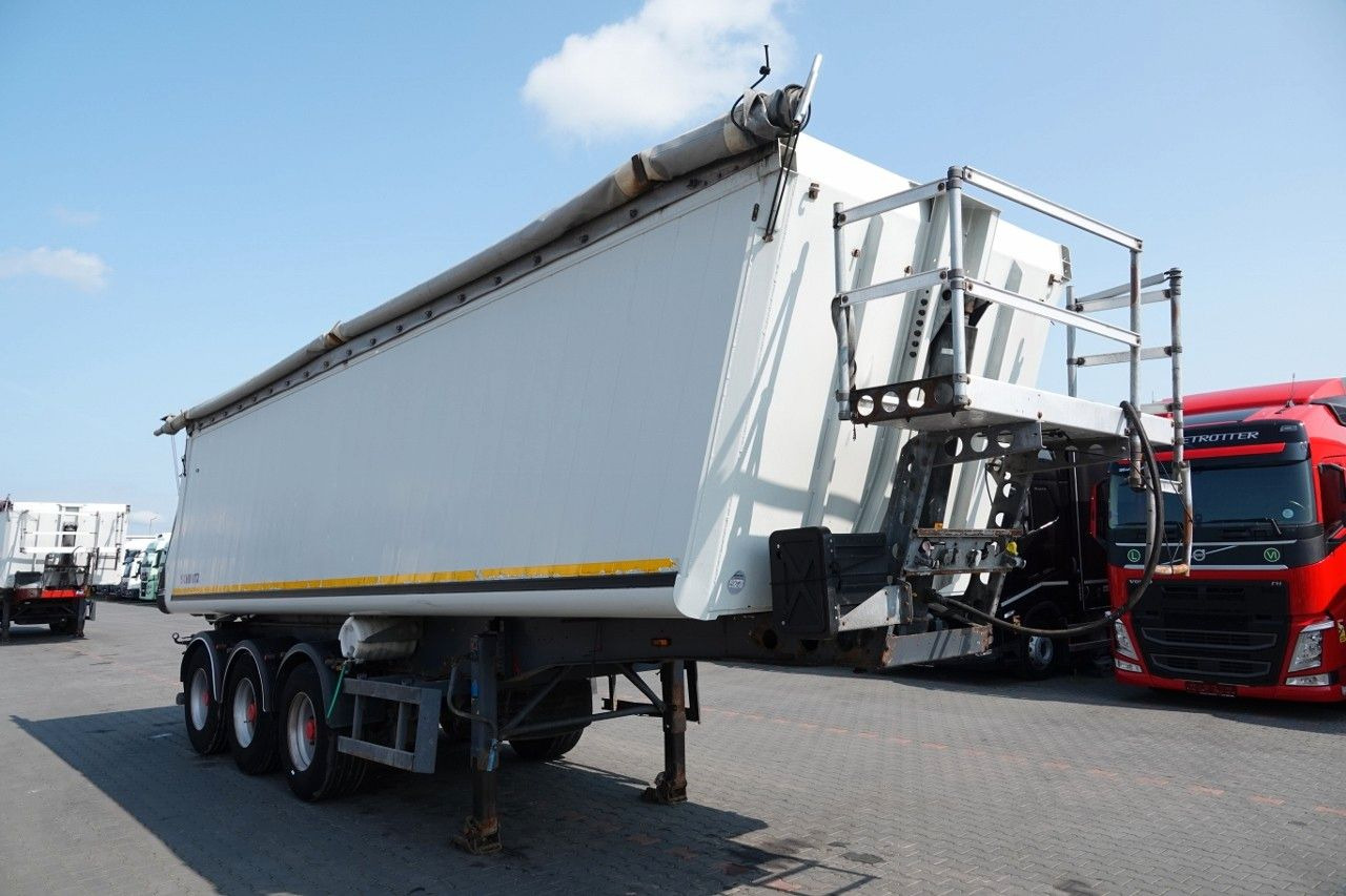 Schmitz Cargobull WYWROTKA 40 M3 / MULDA ALUMINIOWA / OŚ PODNOSZO - Επικαθήμενο ανατρεπόμενο: φωτογραφία 2 Schmitz Cargobull WYWROTKA 40 M3 / MULDA ALUMINIOWA / OŚ PODNOSZO - Επικαθήμενο ανατρεπόμενο: φωτογραφία 2