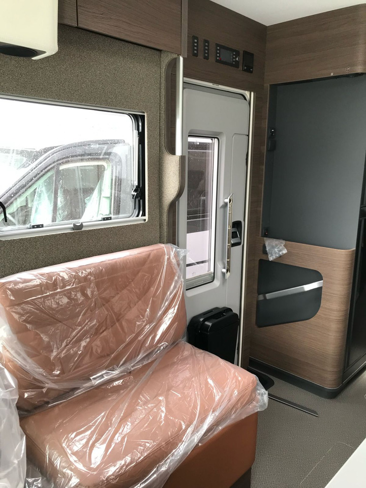 ADRIA Super Sonic 890 LC - Ενιαίο αυτοκινούμενο: φωτογραφία 4 ADRIA Super Sonic 890 LC - Ενιαίο αυτοκινούμενο: φωτογραφία 4