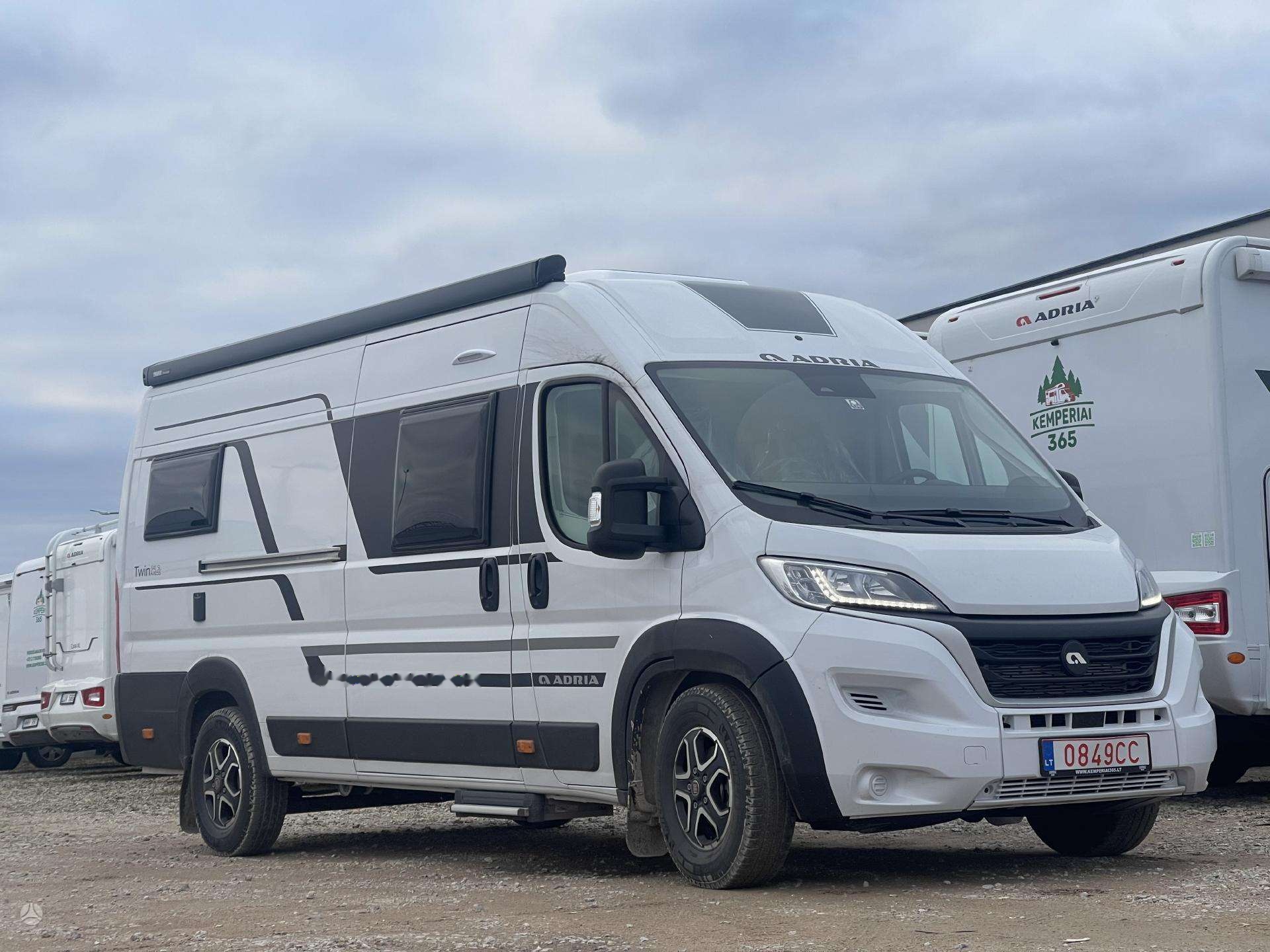 ADRIA Twin Axess 640SL - Αυτοκινούμενο βαν: φωτογραφία 2 ADRIA Twin Axess 640SL - Αυτοκινούμενο βαν: φωτογραφία 2