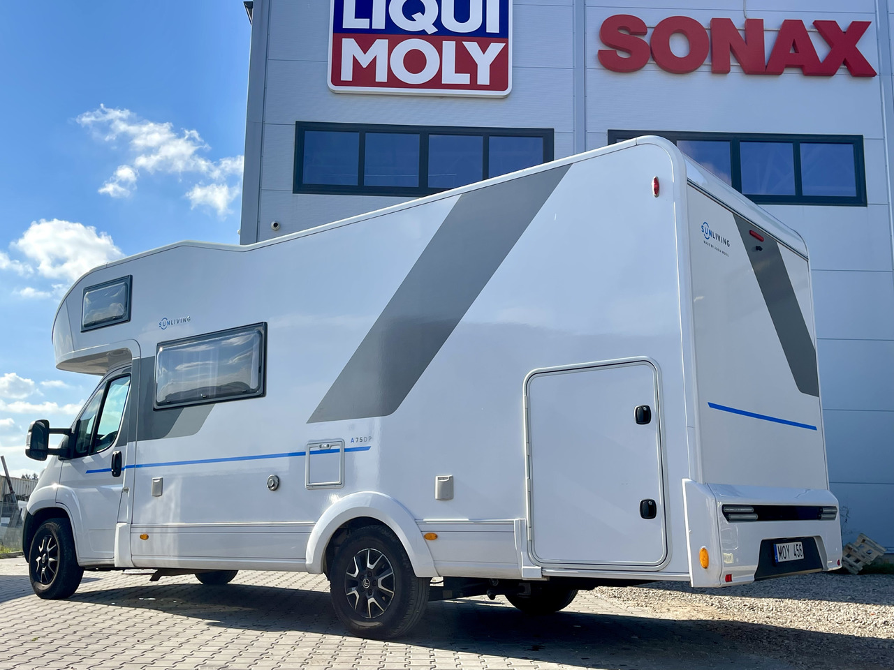 SUN LIVING A 75DP - Αυτοκινούμενο με σοφίτα: φωτογραφία 4 SUN LIVING A 75DP - Αυτοκινούμενο με σοφίτα: φωτογραφία 4