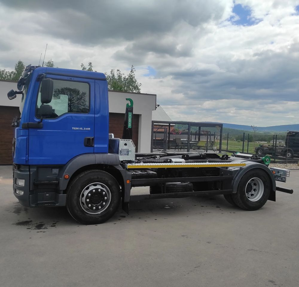 MAN TGM 18.340 urządzenie hakowe AXOR - Φορτηγό φόρτωσης γάντζου: φωτογραφία 1 MAN TGM 18.340 urządzenie hakowe AXOR - Φορτηγό φόρτωσης γάντζου: φωτογραφία 1