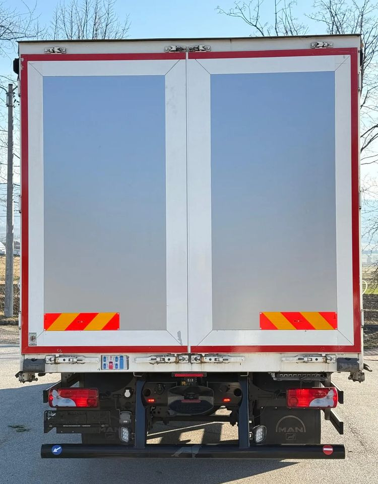 MAN TGM 15.290/E6/FIRANKA/BURTO-FIRANKA/SZKOŁA JAZDY/MAŁY ROZSTAW OSI/16PALET/WINDA/NISKI PRZEBIEG/2019/SERWISOWANY/JAK NOWY - Φορτηγό μουσαμάς: φωτογραφία 4 MAN TGM 15.290/E6/FIRANKA/BURTO-FIRANKA/SZKOŁA JAZDY/MAŁY ROZSTAW OSI/16PALET/WINDA/NISKI PRZEBIEG/2019/SERWISOWANY/JAK NOWY - Φορτηγό μουσαμάς: φωτογραφία 4