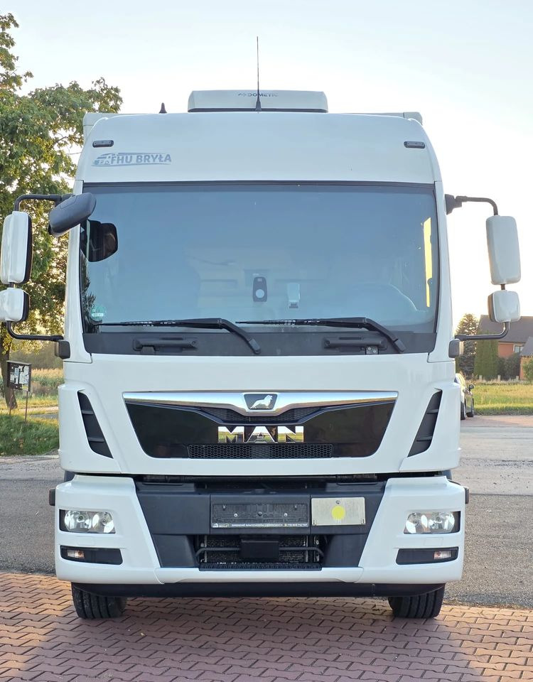MAN TGM 15.290 / TGL / KONTENER / IZOTERMA / WINDA / KLIMA POSTOJOWA / 2019R / EURO 6 / PEŁEN SERWIS / 8200KG ŁADOWNOŚĆ / SPROWADZONY / ZADBANY / JAK NOWY / KSIĄŻKA SERWISOWA / E6 / 18 PALET - Φορτηγό κόφα: φωτογραφία 5 MAN TGM 15.290 / TGL / KONTENER / IZOTERMA / WINDA / KLIMA POSTOJOWA / 2019R / EURO 6 / PEŁEN SERWIS / 8200KG ŁADOWNOŚĆ / SPROWADZONY / ZADBANY / JAK NOWY / KSIĄŻKA SERWISOWA / E6 / 18 PALET - Φορτηγό κόφα: φωτογραφία 5