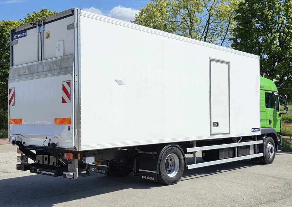 MAN TGM 18.340 / 18.290 / 15.290 / IZOTERMA / WINDA / 19PALET /E6 / SPROWADZONY / AUTOMAT / SYPIALKA / PIERWSZY WŁAŚCICIEL / BOCZNE DRZWI / STAN BARDZO DOBRY - Φορτηγό ψυγείο: φωτογραφία 5 MAN TGM 18.340 / 18.290 / 15.290 / IZOTERMA / WINDA / 19PALET /E6 / SPROWADZONY / AUTOMAT / SYPIALKA / PIERWSZY WŁAŚCICIEL / BOCZNE DRZWI / STAN BARDZO DOBRY - Φορτηγό ψυγείο: φωτογραφία 5