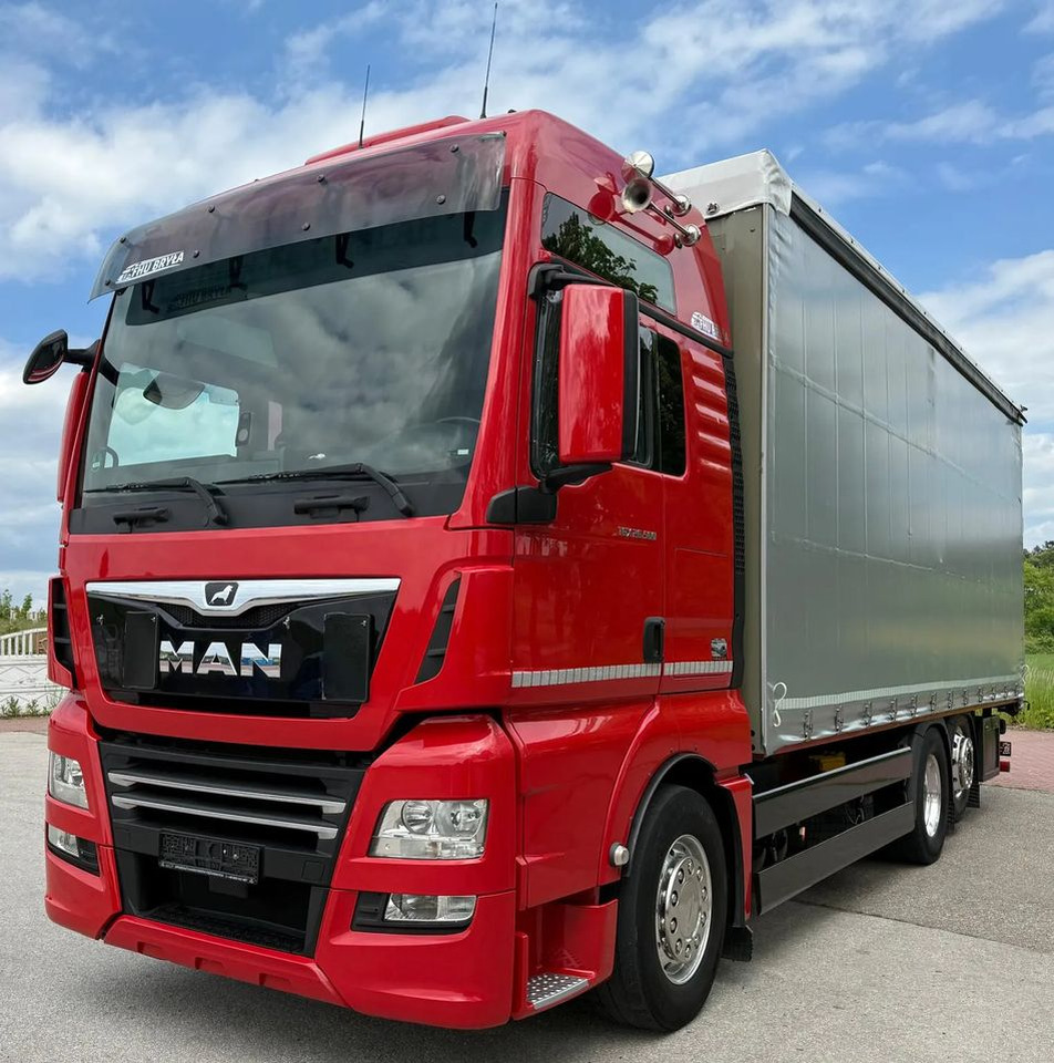 MAN TGX 26.500/LIFT/6X2/KLIMA POSTOJOWA/18PALET/E6/FIRANKA/WINDA/NISKI PRZEBIEG/JEDEN WŁAŚCICIEL/PODWIESZANA OŚ - Φορτηγό μουσαμάς: φωτογραφία 2 MAN TGX 26.500/LIFT/6X2/KLIMA POSTOJOWA/18PALET/E6/FIRANKA/WINDA/NISKI PRZEBIEG/JEDEN WŁAŚCICIEL/PODWIESZANA OŚ - Φορτηγό μουσαμάς: φωτογραφία 2
