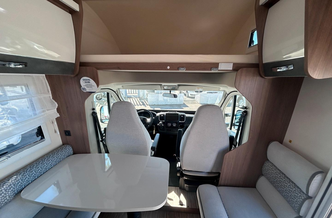 Elnagh BARON 65 - Αυτοκινούμενο με σοφίτα: φωτογραφία 4 Elnagh BARON 65 - Αυτοκινούμενο με σοφίτα: φωτογραφία 4