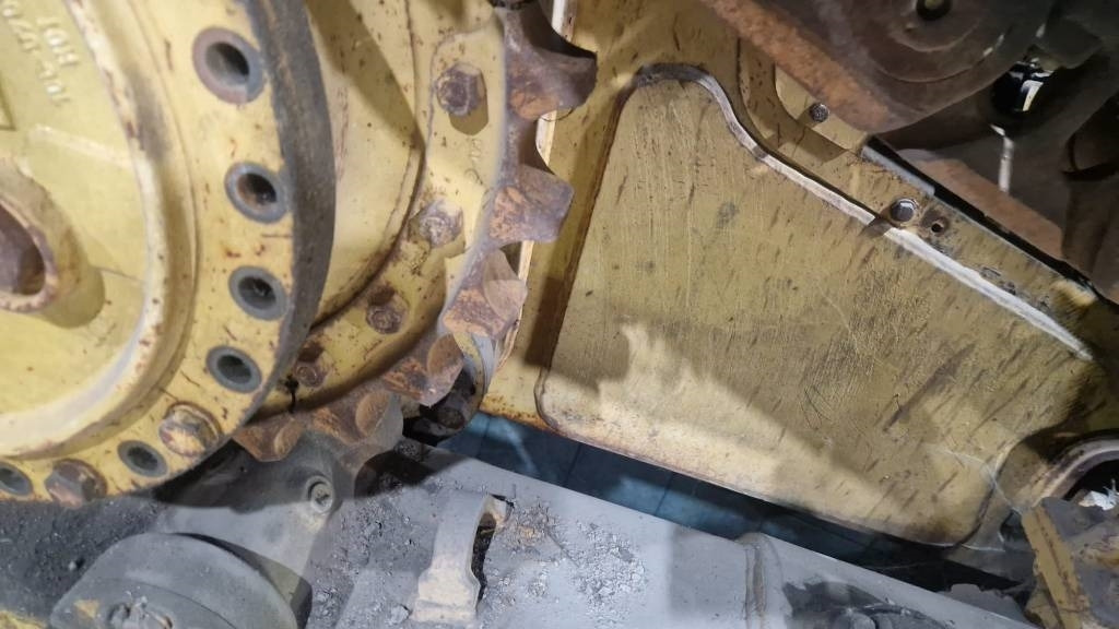 CAT D5 FOR PARTS - Μπουλντόζα: φωτογραφία 2 CAT D5 FOR PARTS - Μπουλντόζα: φωτογραφία 2