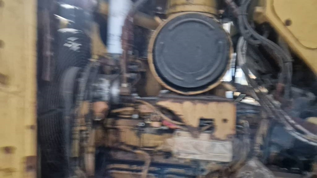 CAT D5 FOR PARTS - Μπουλντόζα: φωτογραφία 5 CAT D5 FOR PARTS - Μπουλντόζα: φωτογραφία 5