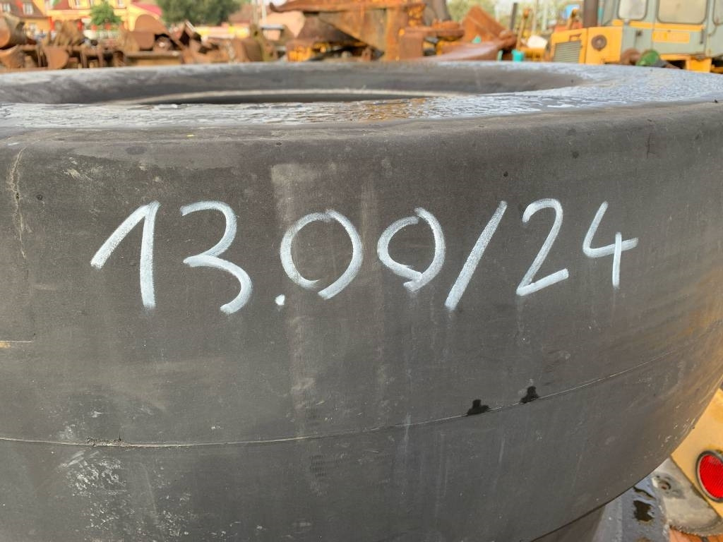 Dunlop 13.00.24 WHEELED COMPACTOR TYRES - Ελαστικό για Κατασκευή μηχανήματα: φωτογραφία 3 Dunlop 13.00.24 WHEELED COMPACTOR TYRES - Ελαστικό για Κατασκευή μηχανήματα: φωτογραφία 3