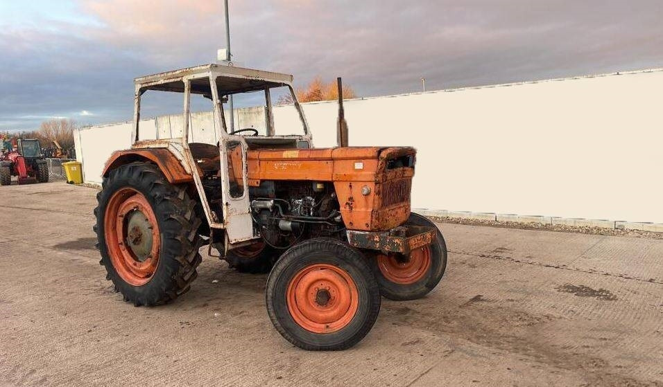Fiat 670 - Τρακτέρ: φωτογραφία 1 Fiat 670 - Τρακτέρ: φωτογραφία 1