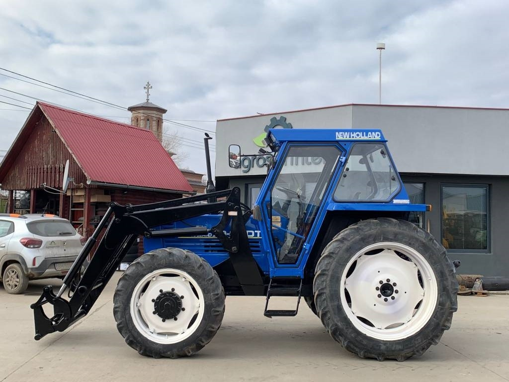 Fiat New Holland 70-90DT - Τρακτέρ: φωτογραφία 3 Fiat New Holland 70-90DT - Τρακτέρ: φωτογραφία 3
