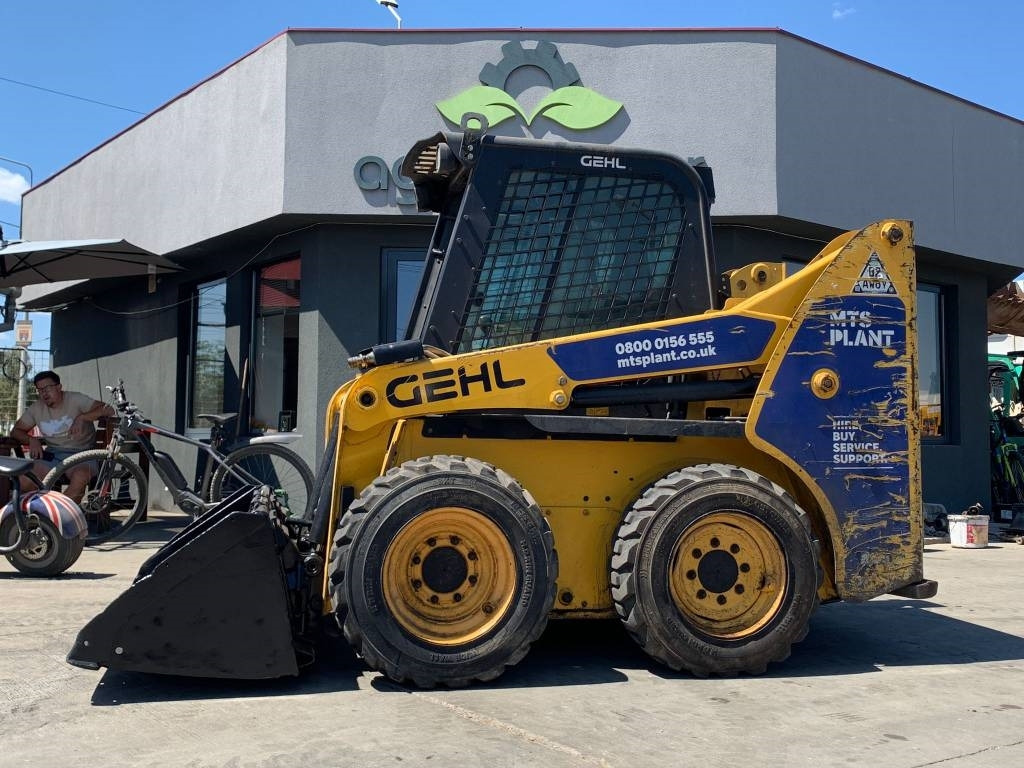 Gehl R 165 - Φορτωτής πλάγιας ολίσθησης: φωτογραφία 2 Gehl R 165 - Φορτωτής πλάγιας ολίσθησης: φωτογραφία 2