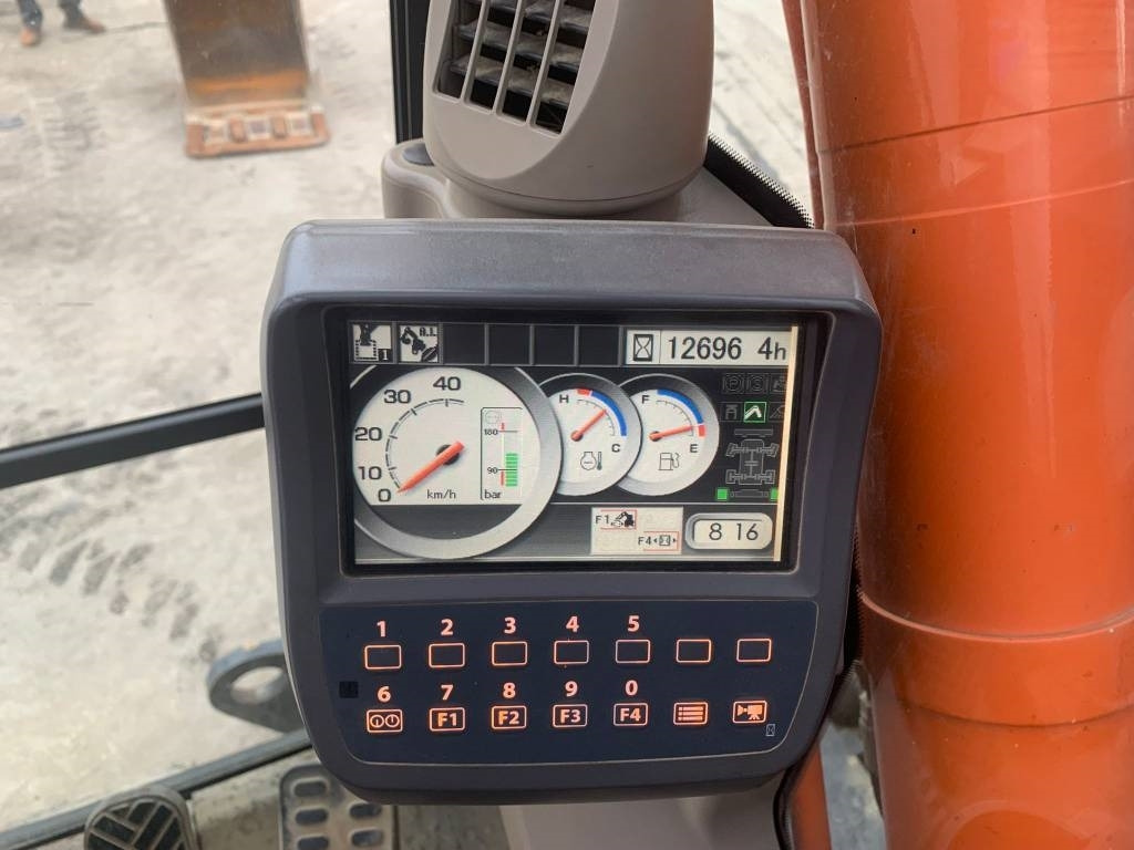 Τροχοφόρος εκσκαφέας Hitachi ZX 145 W-3+SMP Rototilt: φωτογραφία 13 Τροχοφόρος εκσκαφέας Hitachi ZX 145 W-3+SMP Rototilt: φωτογραφία 13